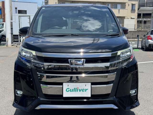 Toyota Noah 4