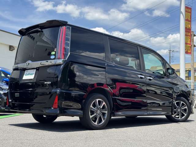 Toyota Noah 10