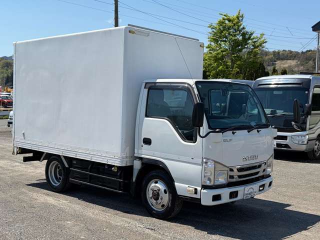 Isuzu Elf 3