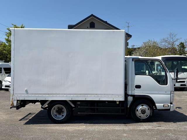 Isuzu Elf 4