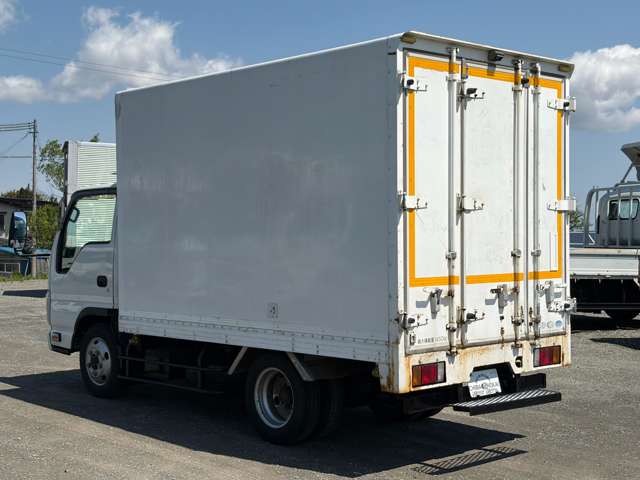 Isuzu Elf 8