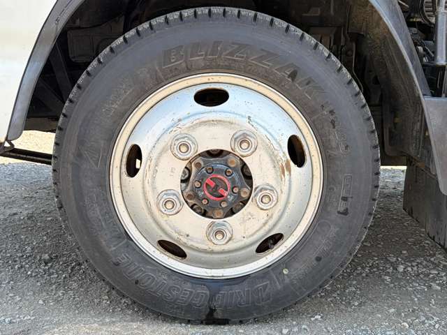Isuzu Elf 9