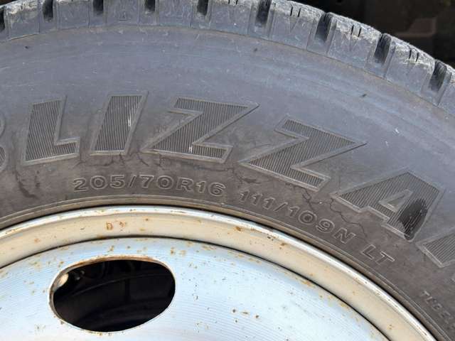 Isuzu Elf 10