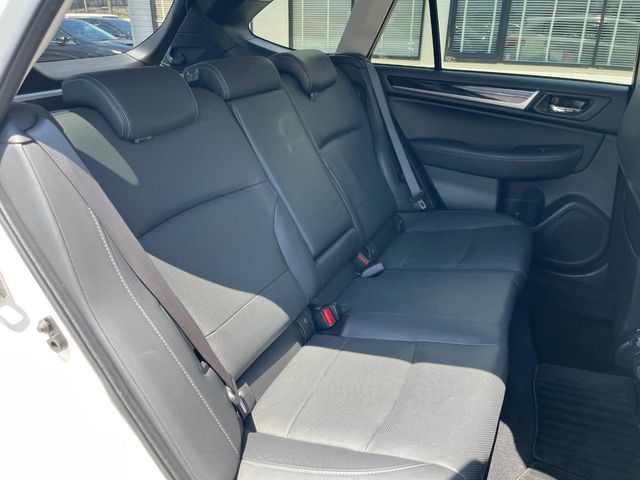 Subaru Legacy Outback 11
