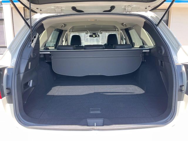 Subaru Legacy Outback 12