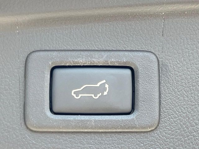 Subaru Legacy Outback 6