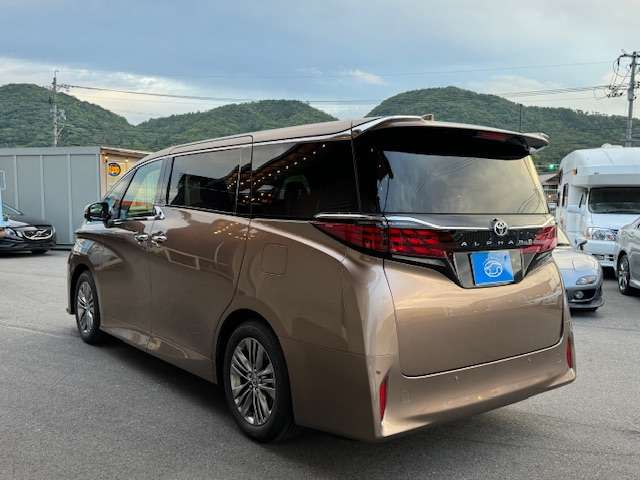 Toyota Alphard 5