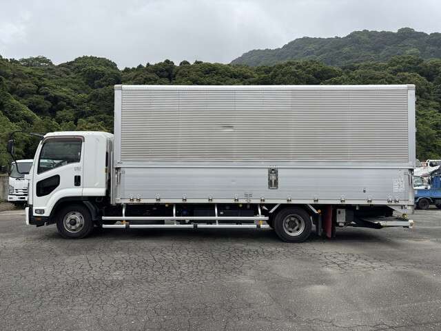 UD Trucks Condor 4