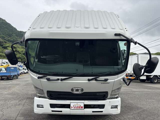 UD Trucks Condor 7