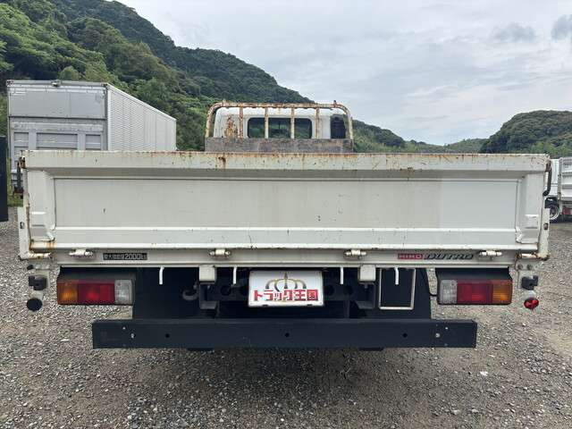 Hino Dutro 8