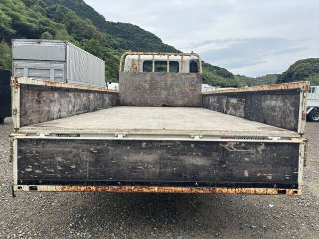 Hino Dutro 9