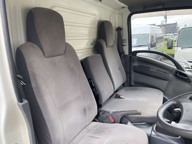 Isuzu Elf 11