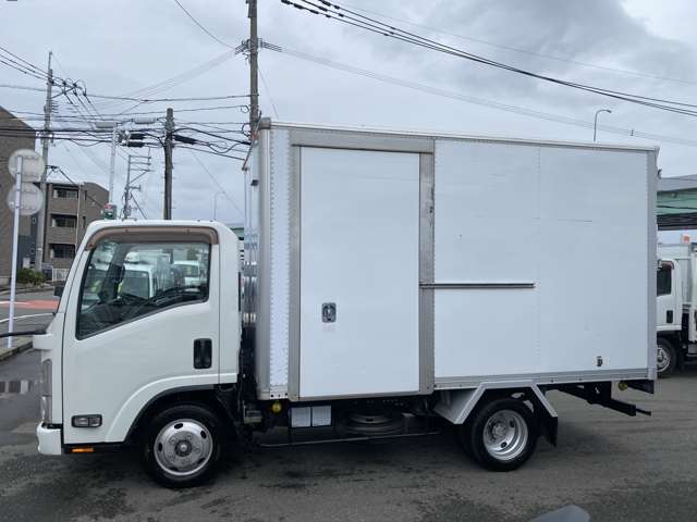 Isuzu Elf 4