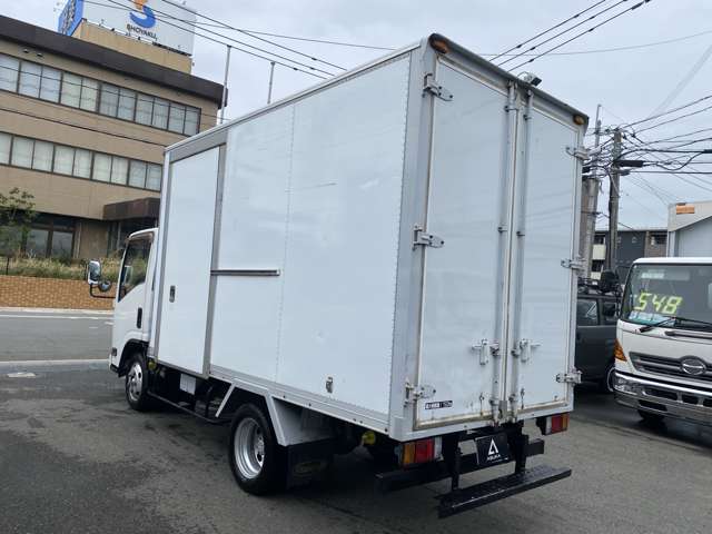 Isuzu Elf 6