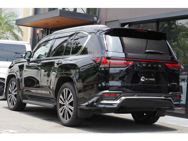 Lexus LX 3
