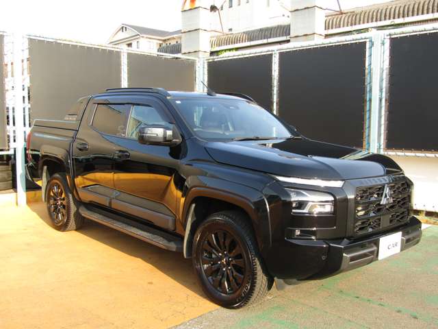 Mitsubishi Triton 4