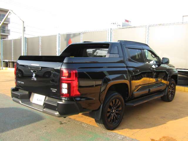 Mitsubishi Triton 6