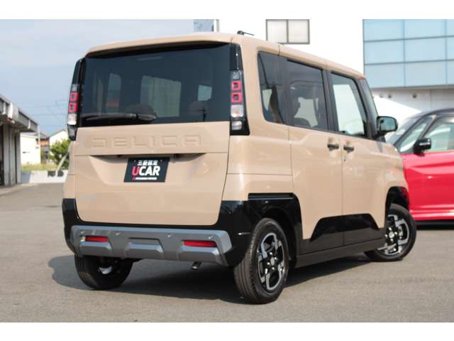 Mitsubishi Delica Mini 2
