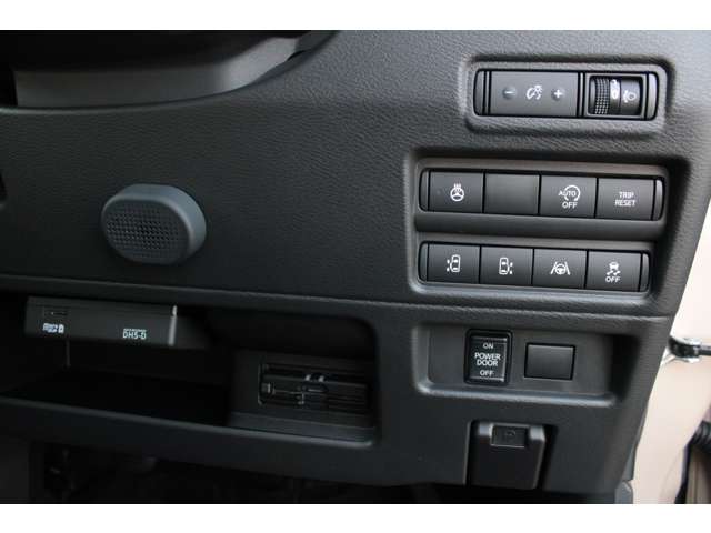 Mitsubishi Delica Mini 10