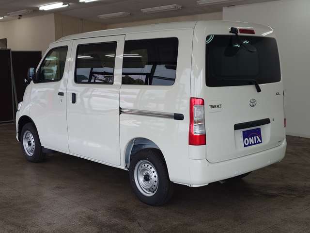 Toyota Town Ace Van 12