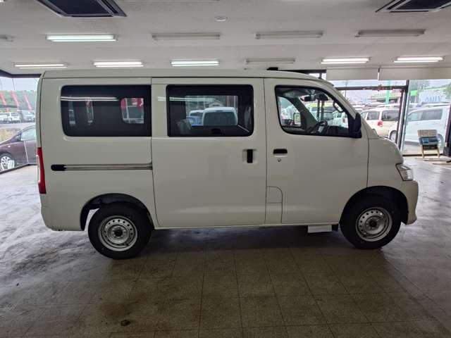 Toyota Town Ace Van 9