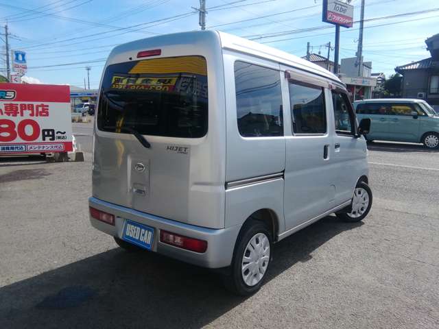 Daihatsu Hijet Cargo 2