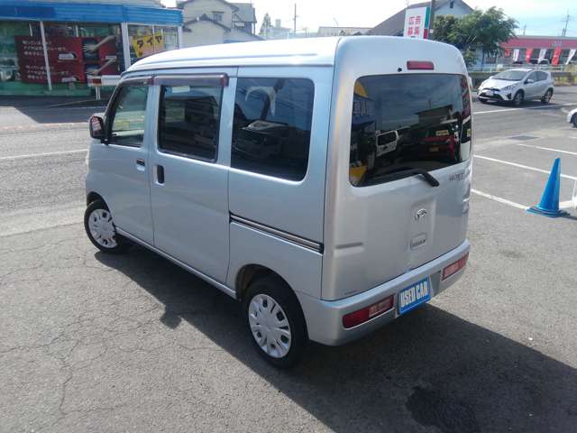 Daihatsu Hijet Cargo 4