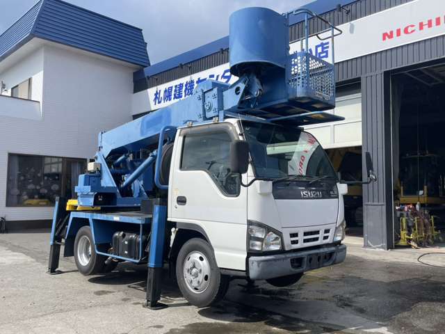 Isuzu Elf 11