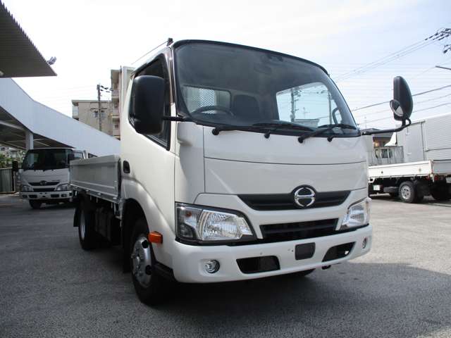 Hino Dutro 3