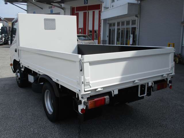 Hino Dutro 5