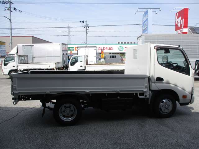 Hino Dutro 8