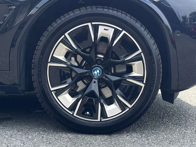 BMW iX3 4