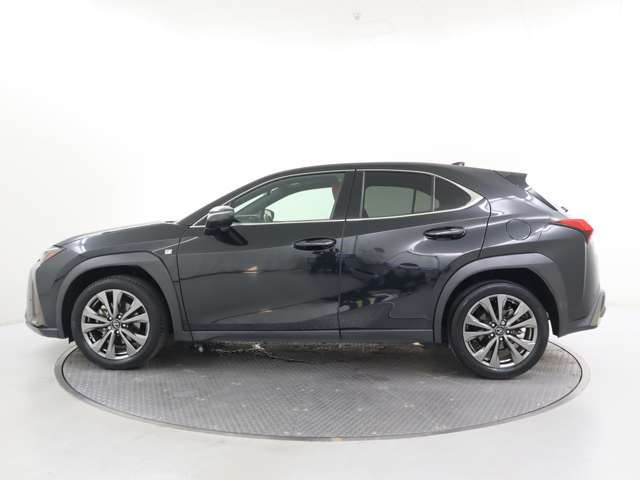 Lexus UX 5