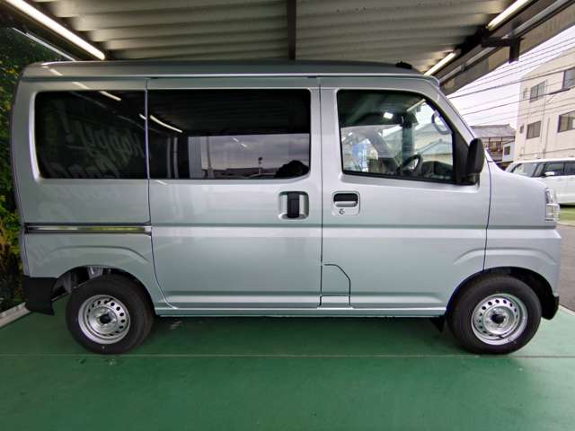 Daihatsu Hijet Cargo 11