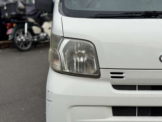 Daihatsu Hijet Cargo 6