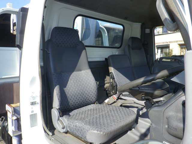 Isuzu Elf 9