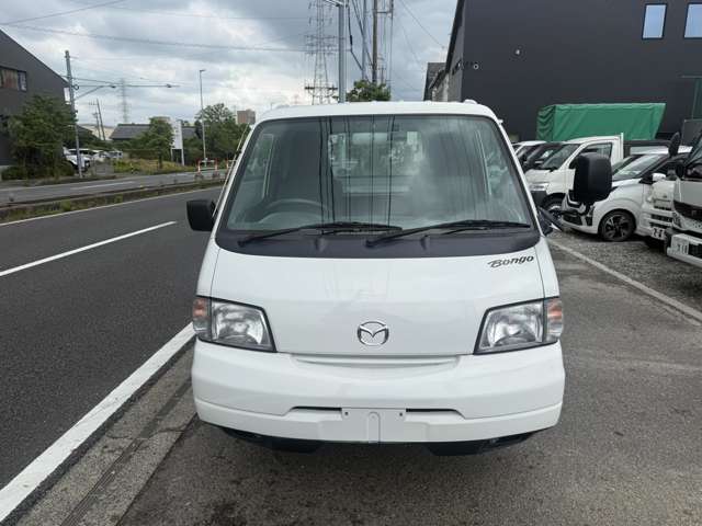 Mazda Bongo Truck 4