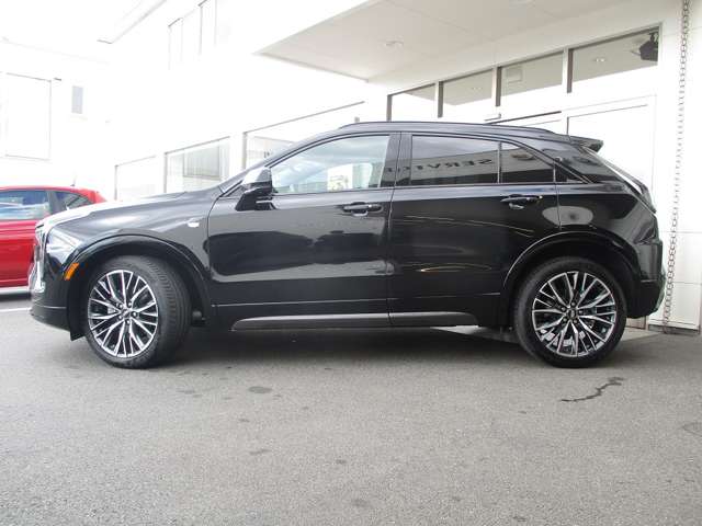 Cadillac XT4 8