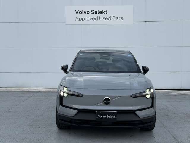 Volvo EX30 4