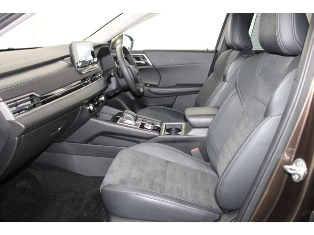 Mitsubishi Outlander 4