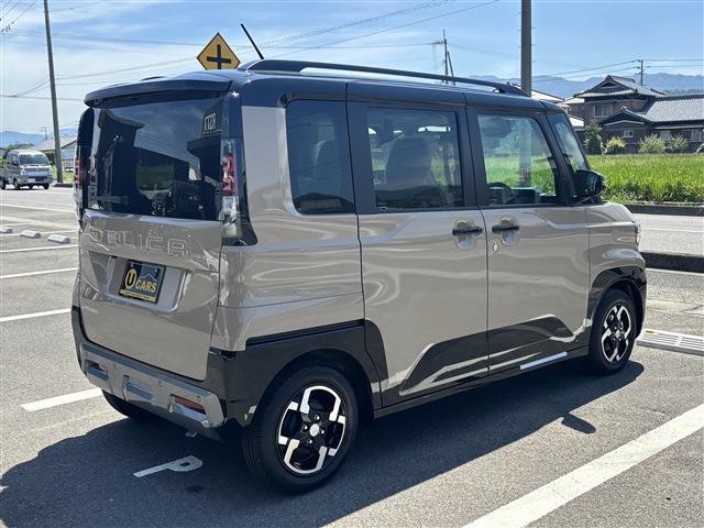 Mitsubishi Delica Mini 6