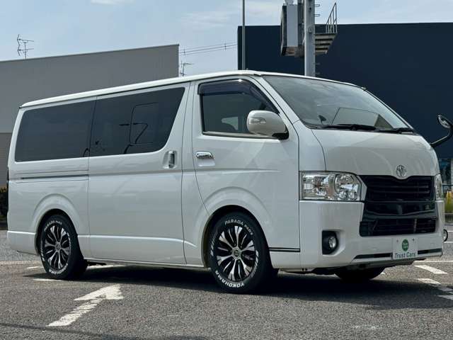 Toyota Hiace Van 5