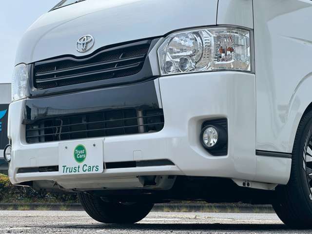 Toyota Hiace Van 9