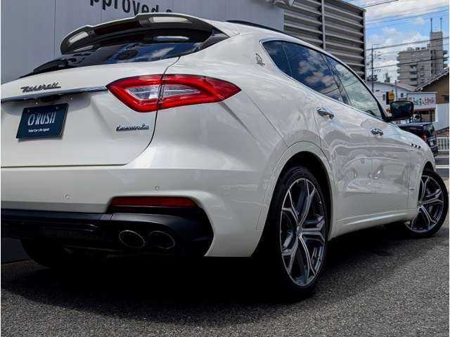 Maserati Levante 11