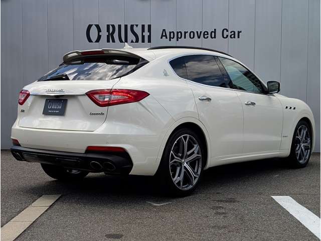 Maserati Levante 4