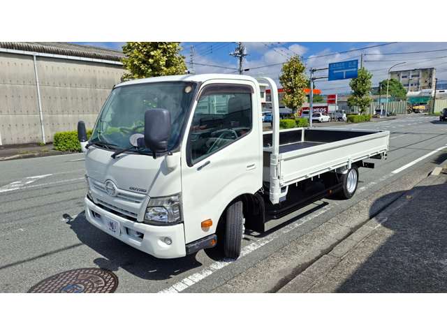 Hino Dutro 3