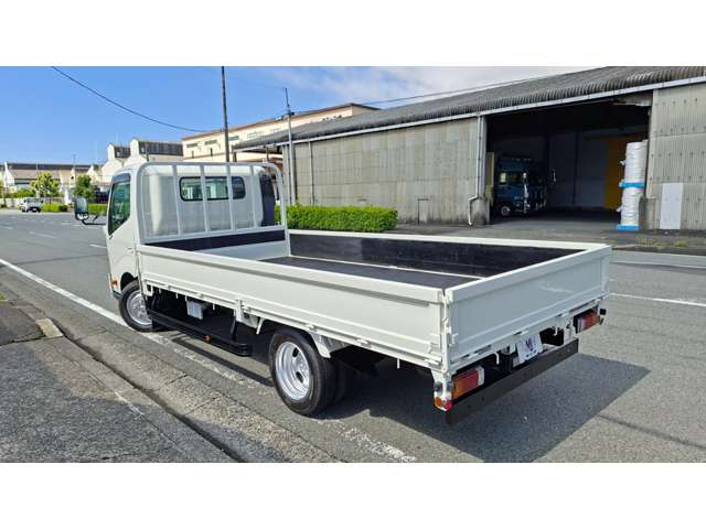 Hino Dutro 5