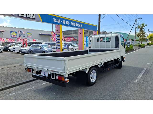 Hino Dutro 8