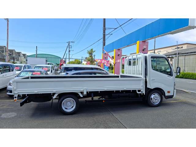 Hino Dutro 9