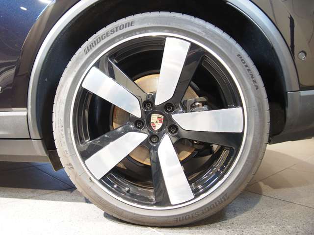 Porsche Macan 12